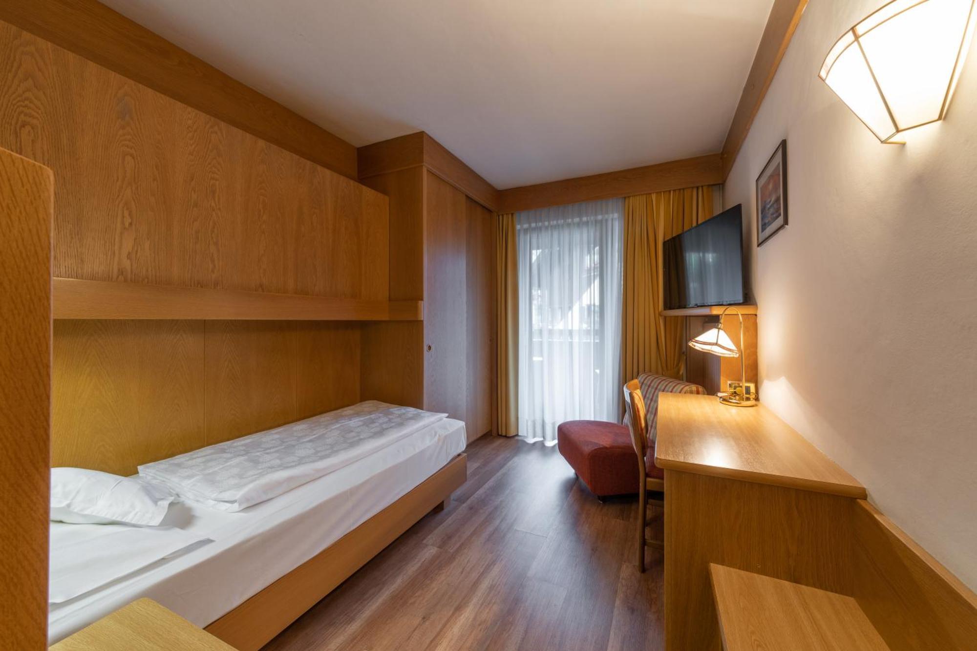 Hotel Armin Сельва-ди-Валь-Гардена Экстерьер фото